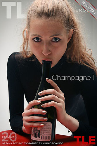 2016-07-12 Areana Fox - Champagne 1